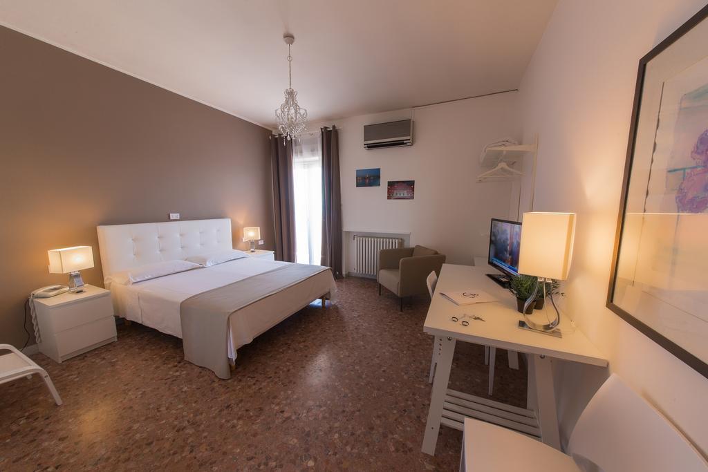 Hotel Riviera Bari Exterior foto