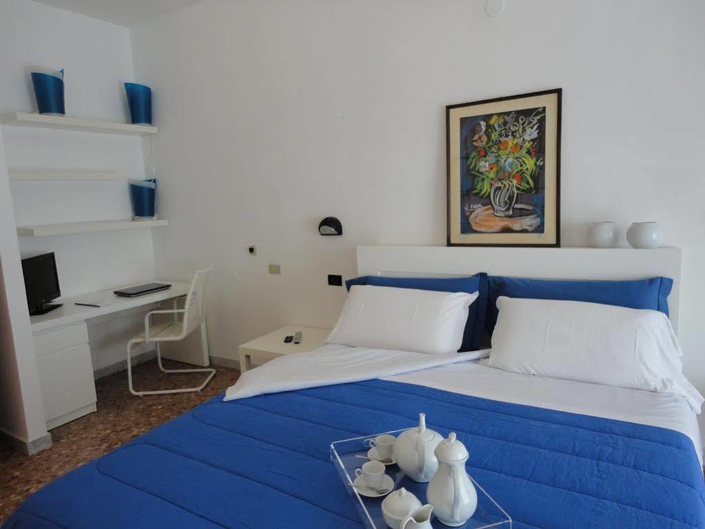 Hotel Riviera Bari Exterior foto